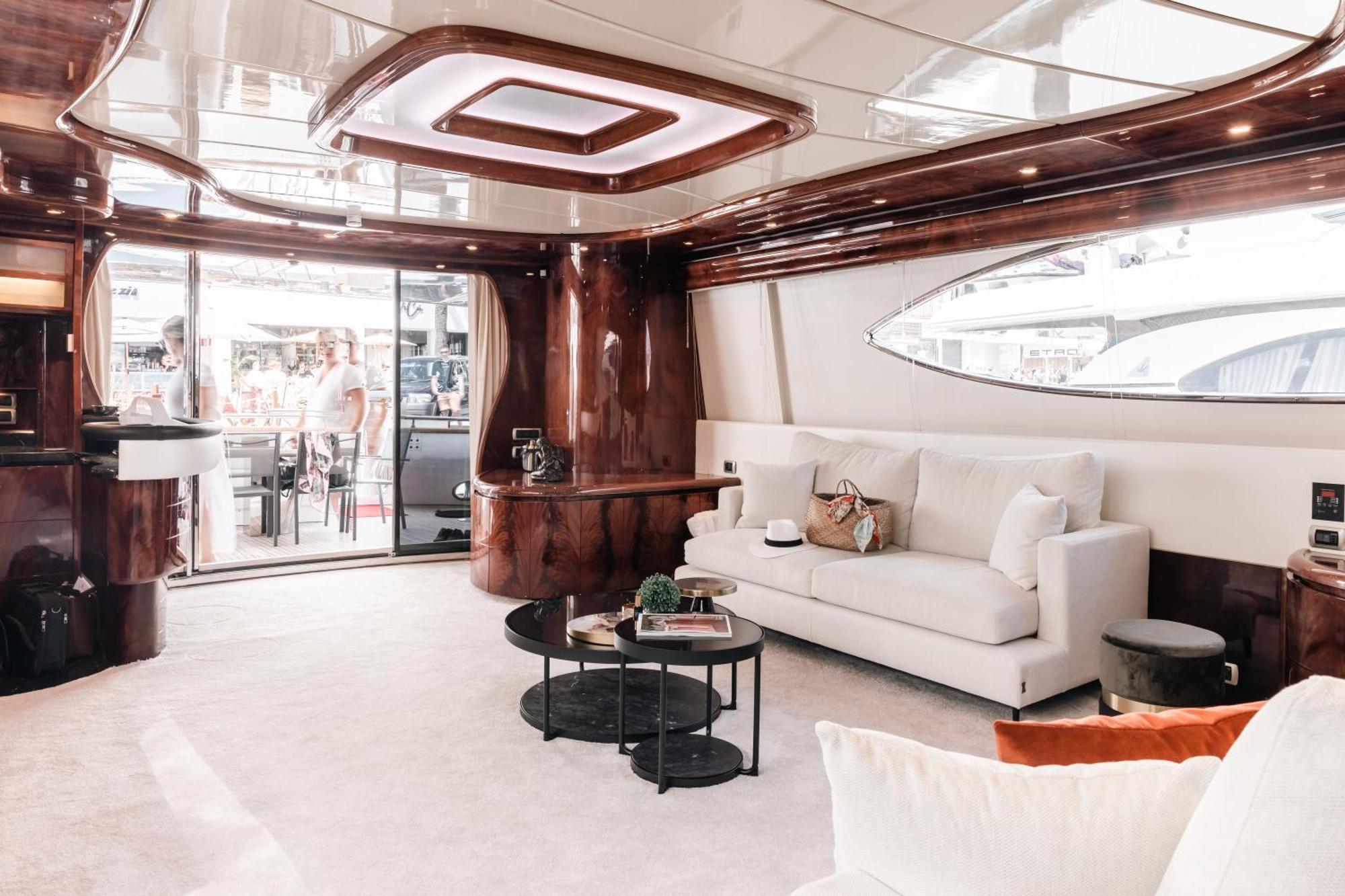 Hotel Super Yacht Located In Puerto Banus Marbella Exterior foto