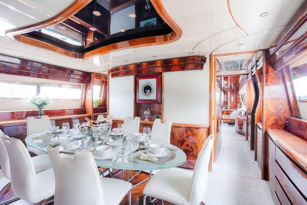 Hotel Super Yacht Located In Puerto Banus Marbella Exterior foto