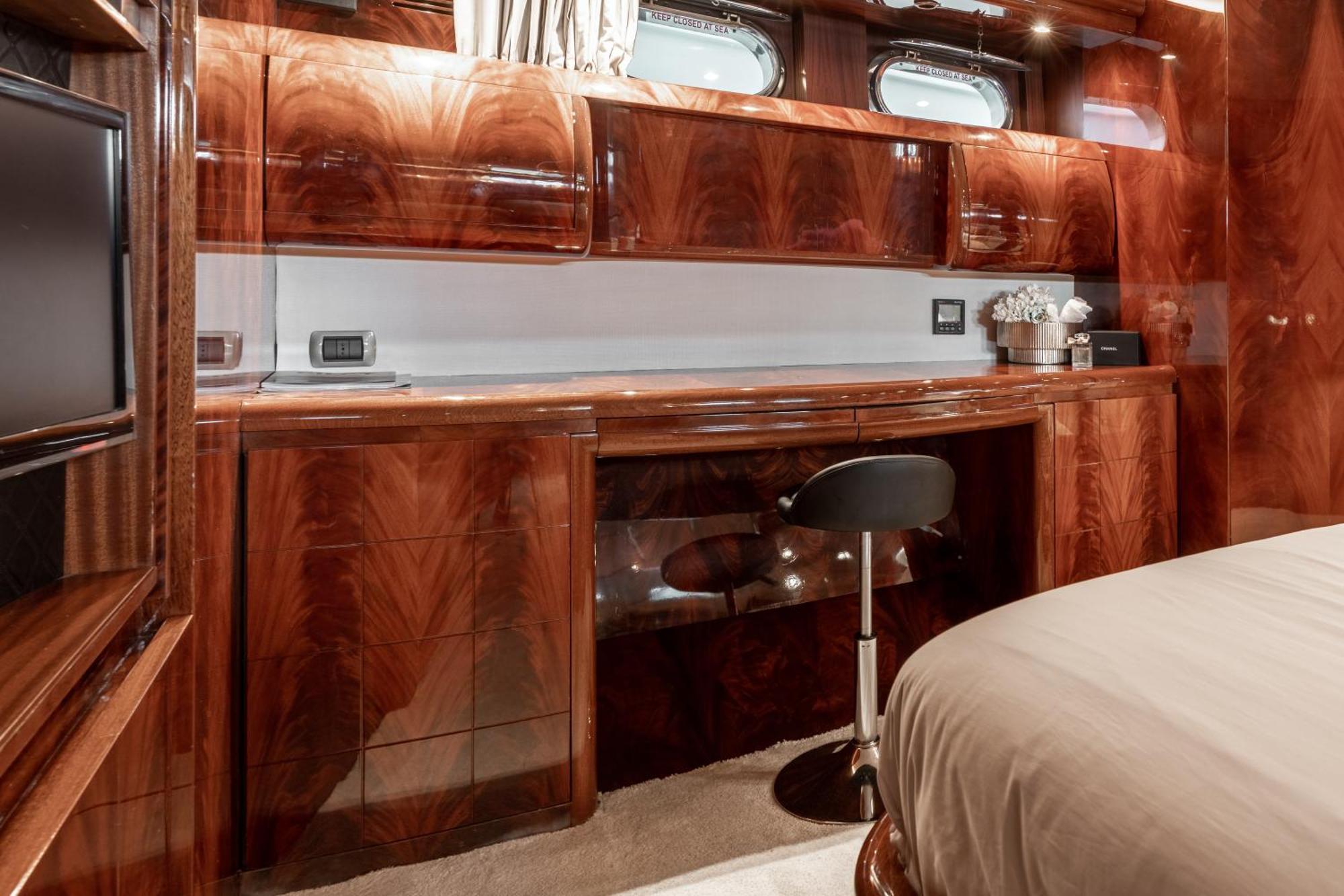 Hotel Super Yacht Located In Puerto Banus Marbella Exterior foto