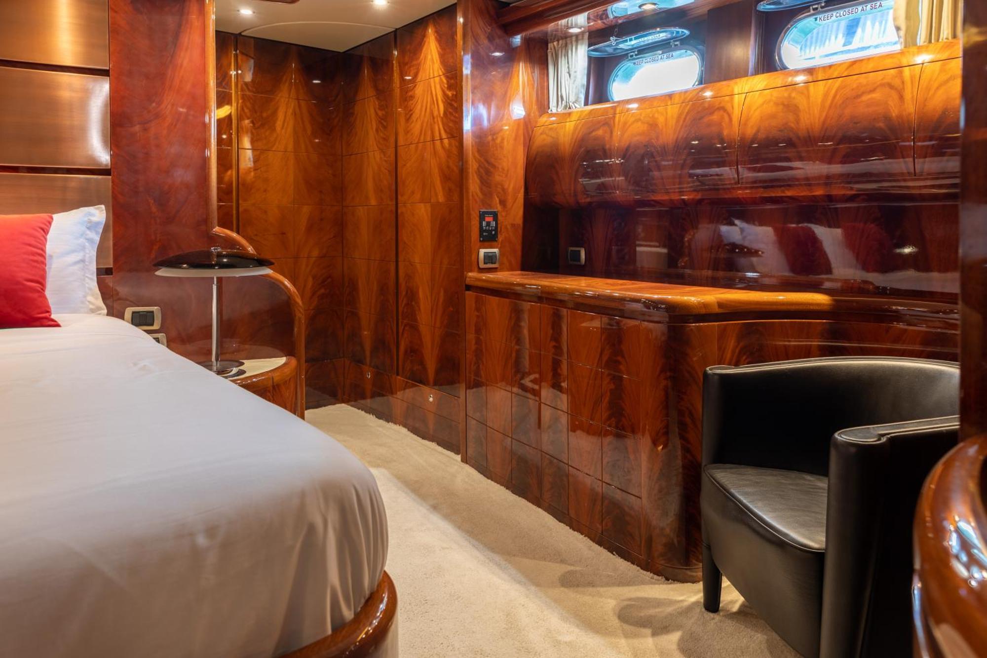 Hotel Super Yacht Located In Puerto Banus Marbella Exterior foto
